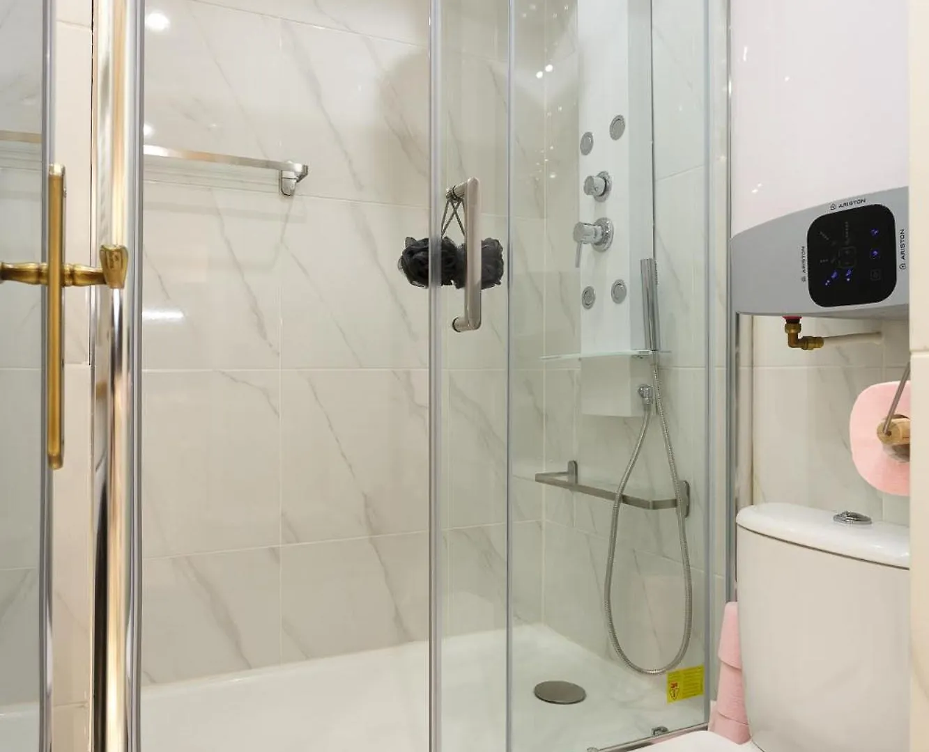 Petits Champs Bed & Breakfast Paris