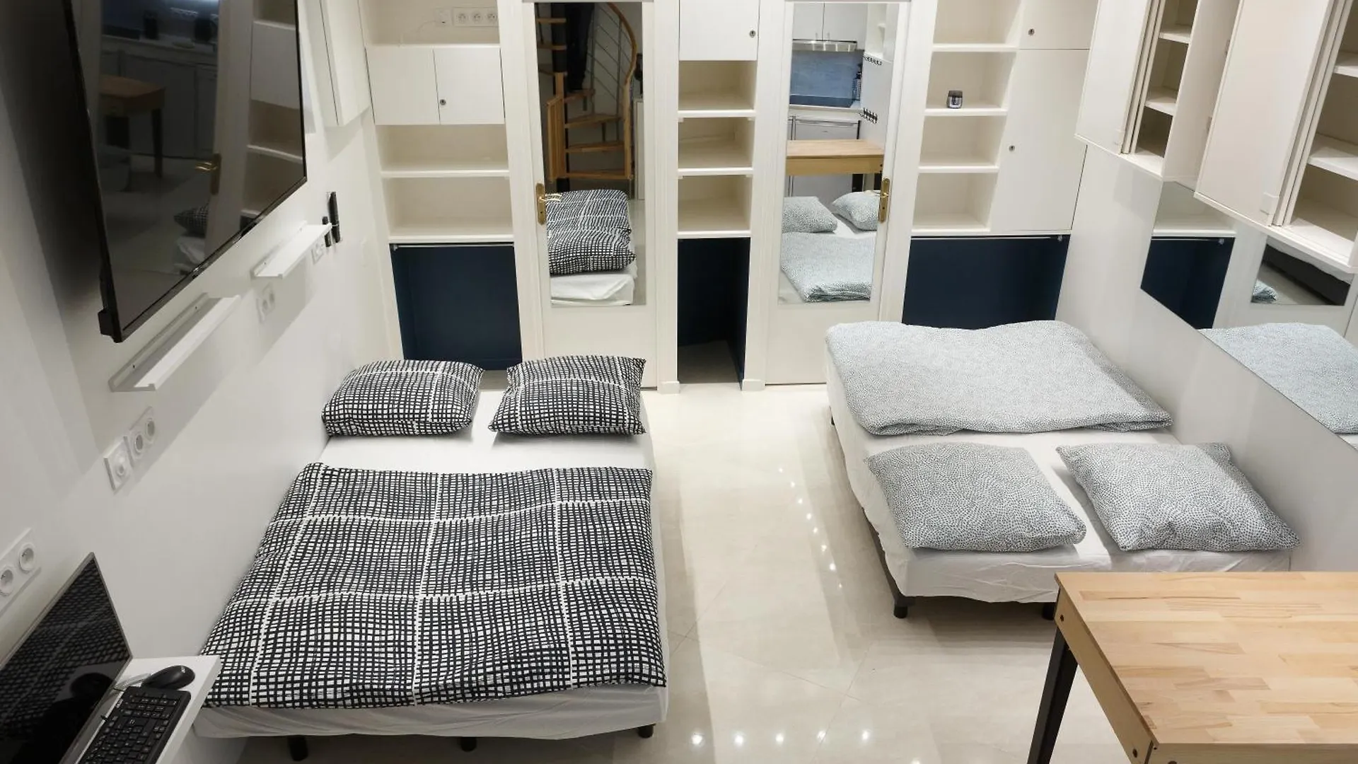 Petits Champs Bed & Breakfast Paris