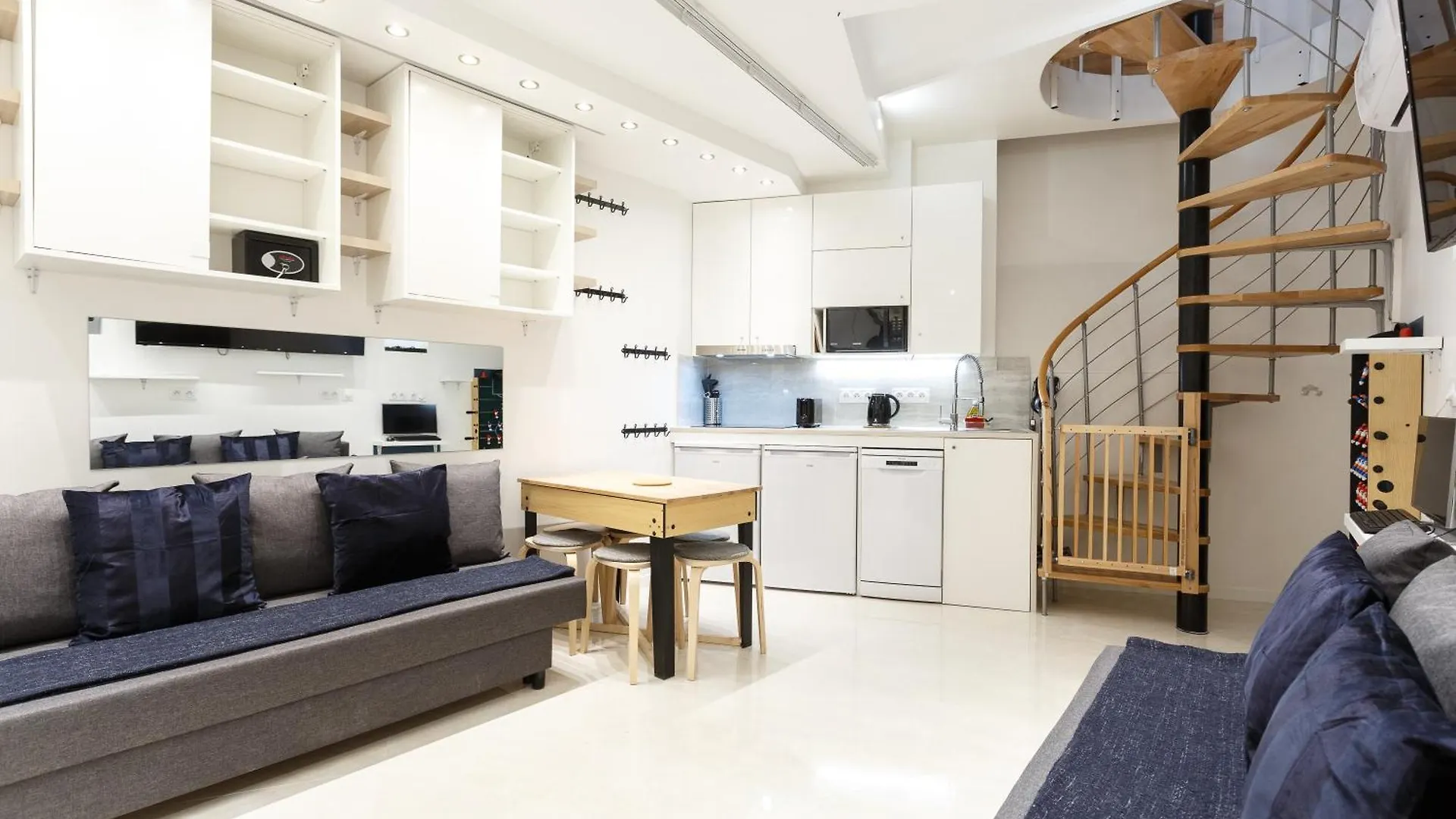 Petits Champs Bed & Breakfast Paris